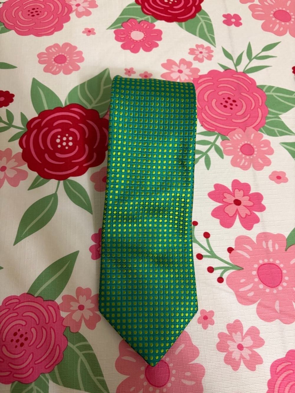 Ted Baker green with yellow polka dots Silk Tie 58” length 3” width